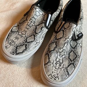 Women’s 7.5 snake print Vans